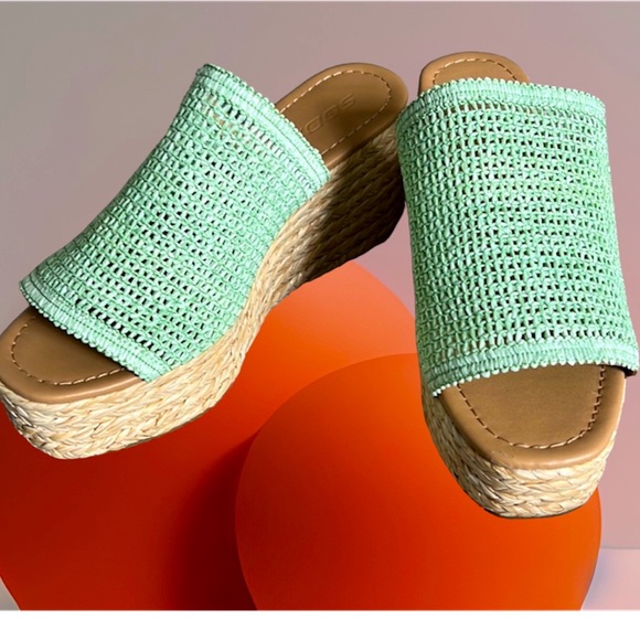 Soda Raffia wedge platform sandals - Picture 1 of 5